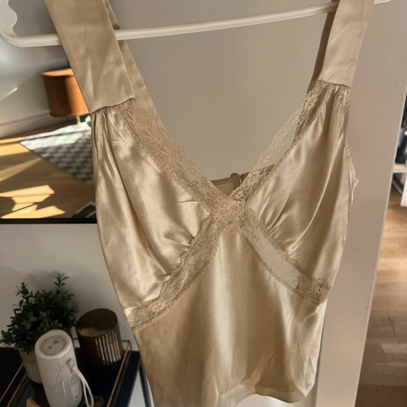 Reformation Cream Sleeveless Bodysuit with Cut Out - Picture 4 of 5